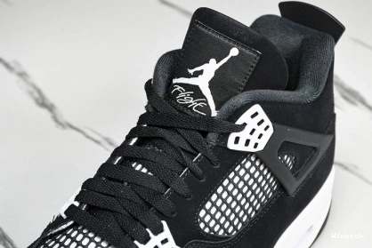 AIR 'WHITE JORDAN RETRO THUNDER' FQ8138-001 4 1023